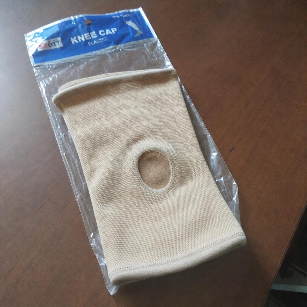 Traditional pharmacy knee brace